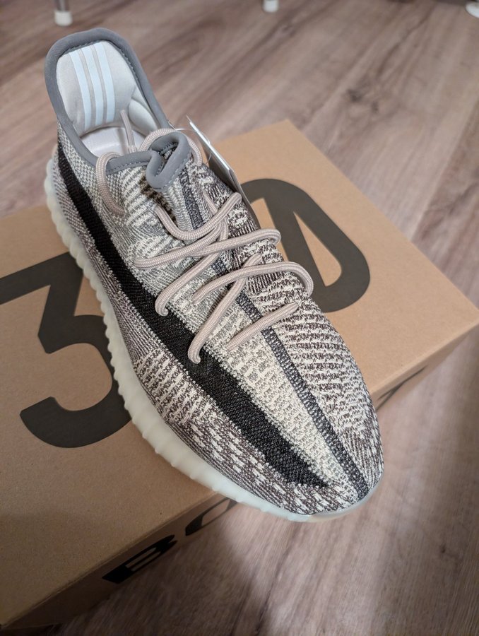 yeezy zyon 44