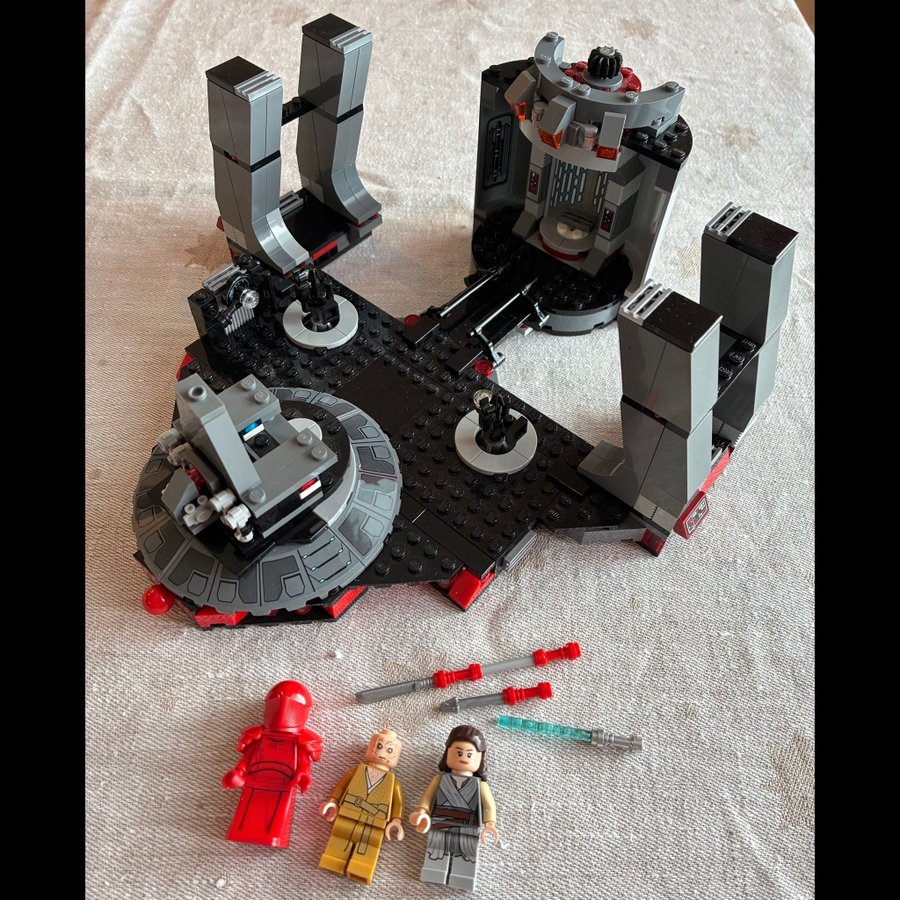 Se produkter som liknar Lego Star Wars 75216 Snoke's på Tradera