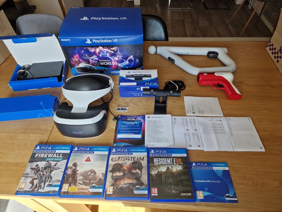 PlayStation VR MEGA PACK CUHJ-16010 | escapeauthority.com