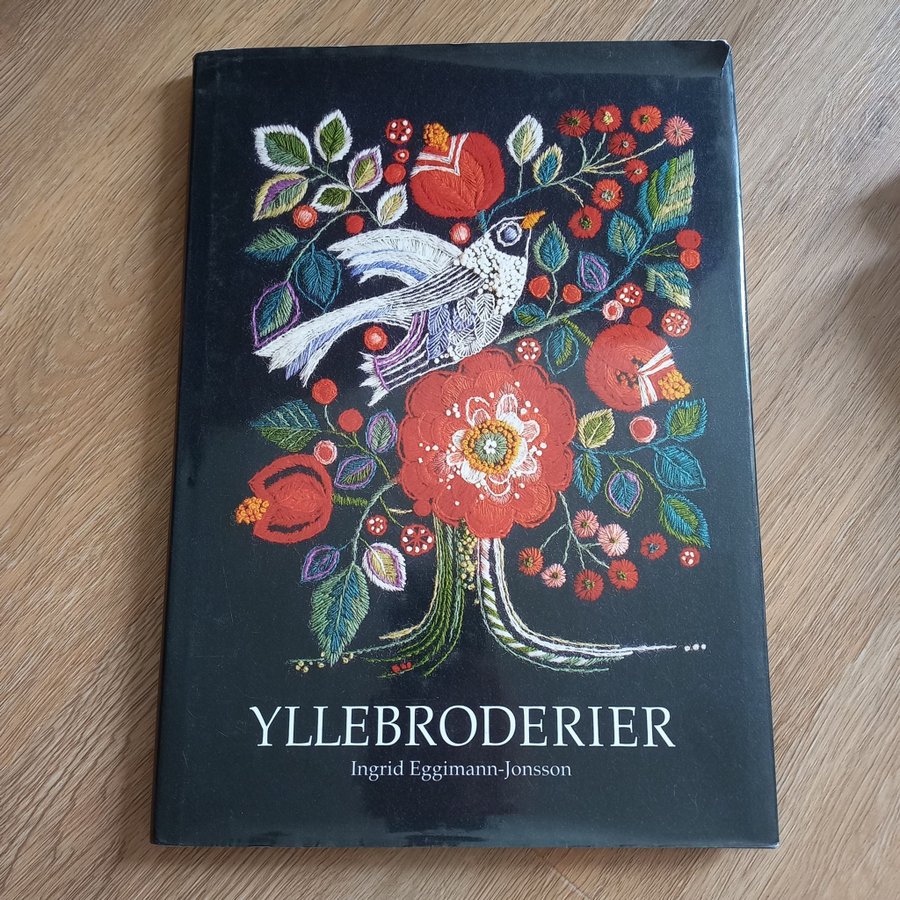 2点　Ingrid Eggiman-Jonsson broderier 刺繍 Se produkter som liknar Yllebroderier Ingrid Eggimann.. på