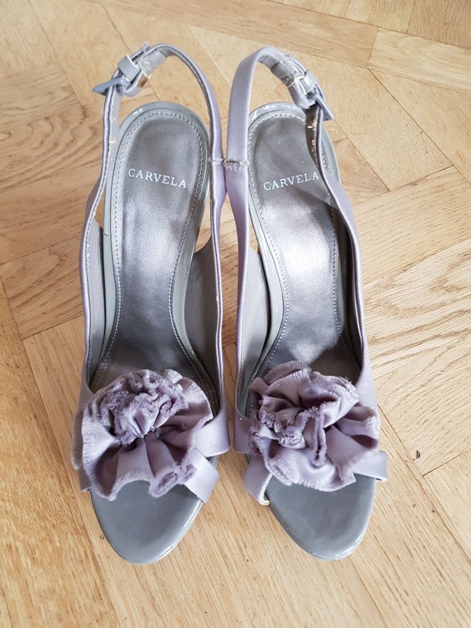 Super fina eleganta Carvela hoklackade sandaler. Kop pa Tradera 650345786