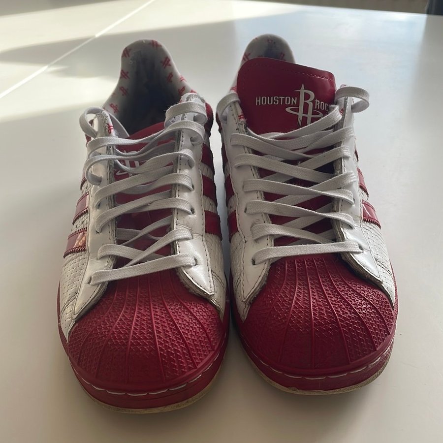 Adidas Superstar Sneakers, Rd/Vit | Kp p Tradera (723761143)