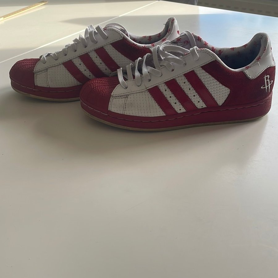 Adidas Superstar Sneakers, Rd/Vit | Kp p Tradera (723761143)