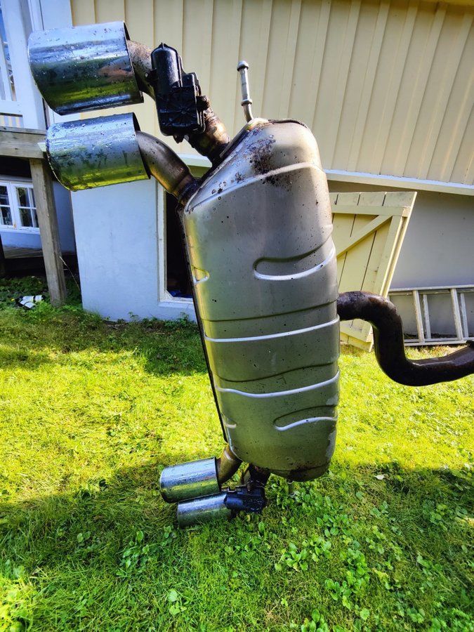 Se produkter som liknar Volkswagen Golf R mk7 OEM avg.. på Tradera ...