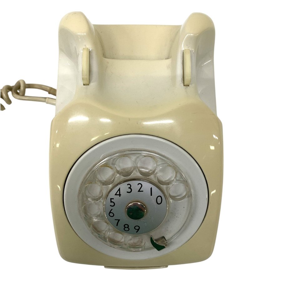 Dal vrot telefonda suratga oldi Dal vrot telefonda suratga oldi