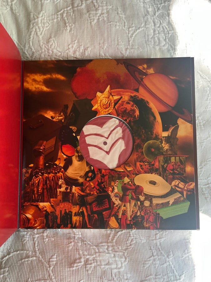 Oasis - Dig Out Your Soul - Limited Edition Box.. | Köp på Tradera