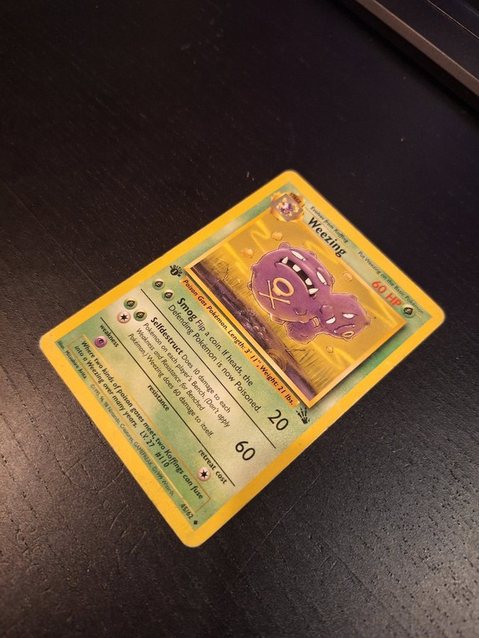 CLEARANCE Vintage Uncommon - Weezing Fossil Non-holo Pokemon Card