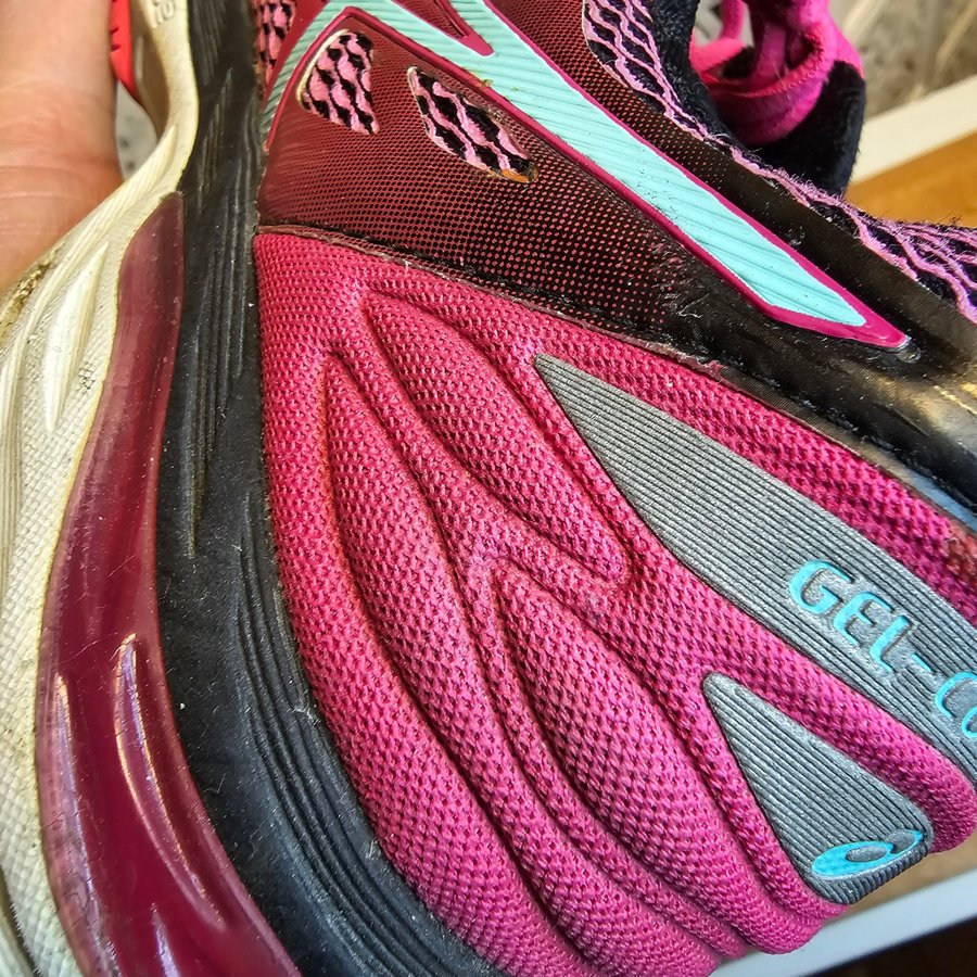 Asics Gel Cumulus 18 Loparskor Dam Rosa Storlek 40 5