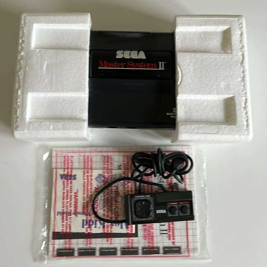 Se produkter som liknar Sega Master System II - Svens.. på Tradera ...