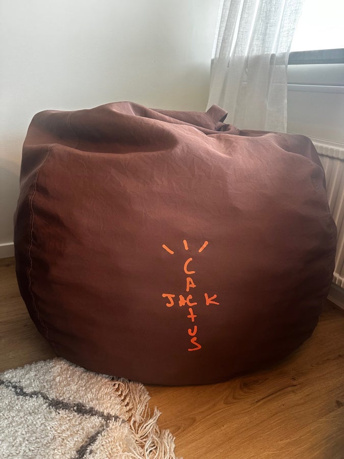 Travis Scott CJ Bean Bag Chair | Köp på Tradera (739557207)