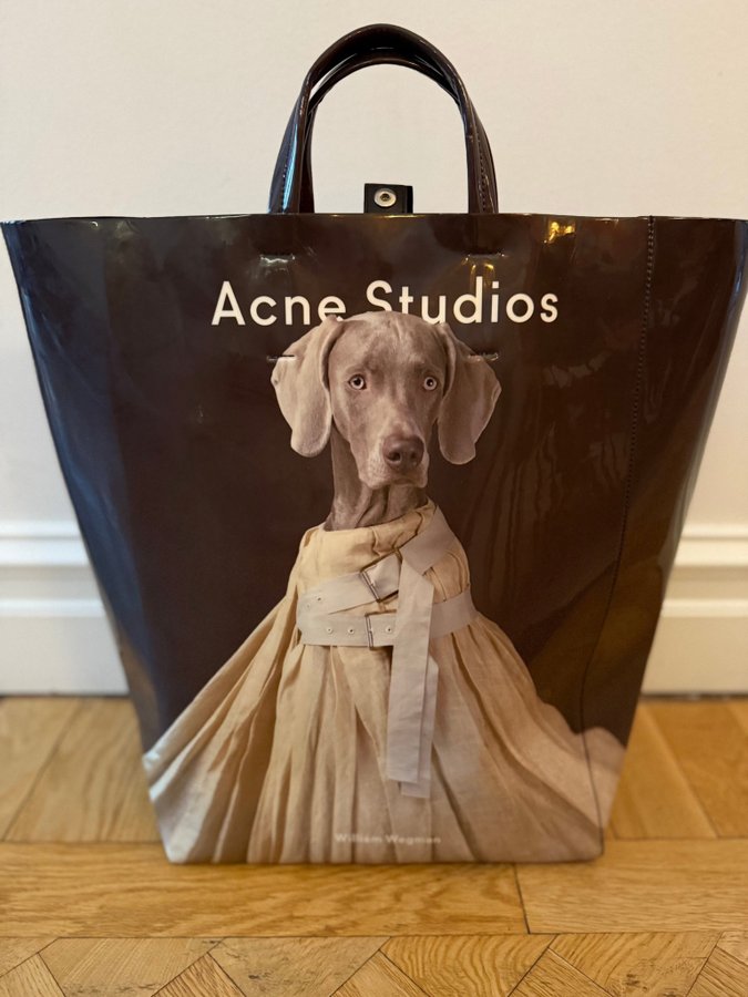 バッグ Acne Studios William Wegman Baker Tote Acne Studios Baker PVC Tote Bag With Weimaraner | Hypebeast