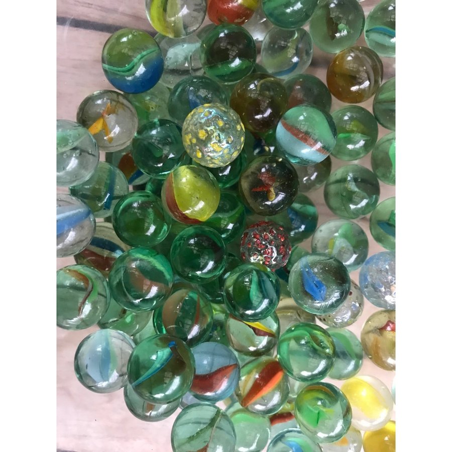 Små spelkulor glaskulor till lek eller inredning Köp på Tradera