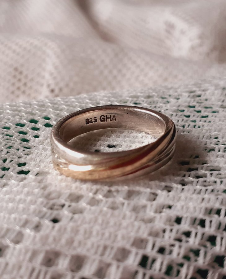 Ring 925 GHA Med f rgyllning p framsidan