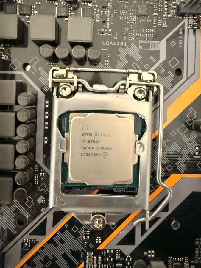 Intel Core i7-8700K CPU och ASUS TUF Z370-PLUS .. | Köp på Tradera