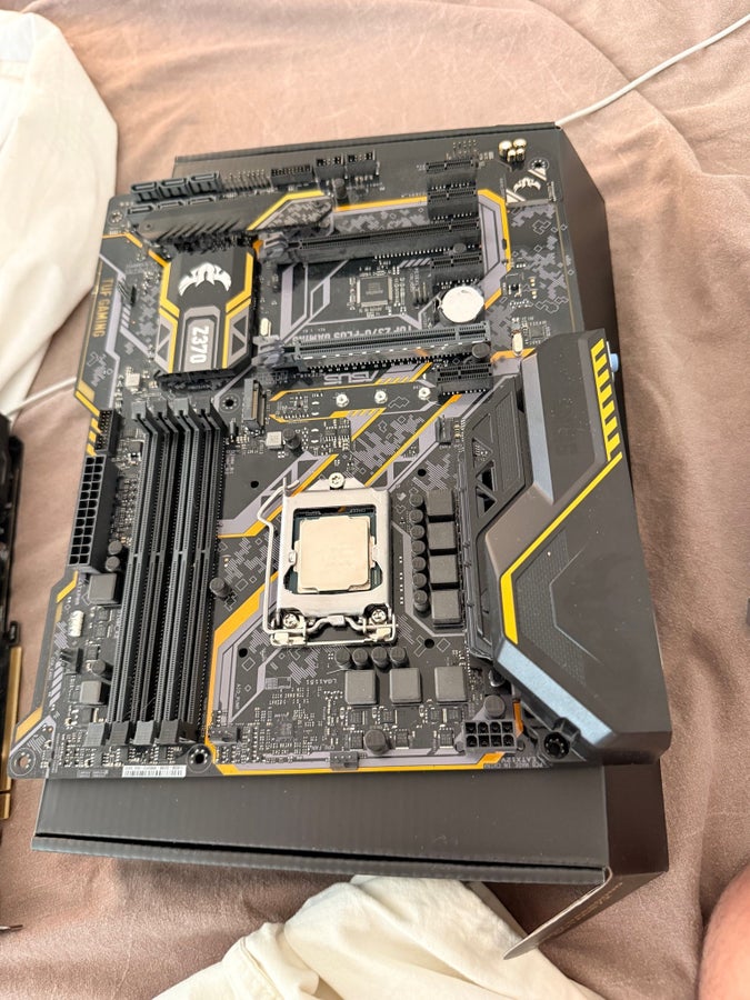 Intel Core i7-8700K CPU och ASUS TUF Z370-PLUS .. | Köp på Tradera