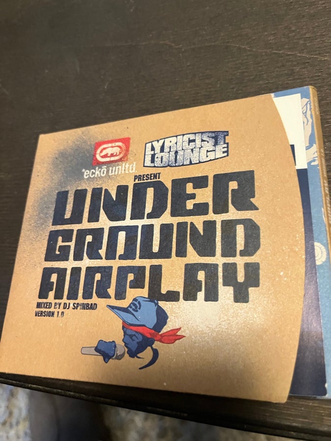 Se produkter som liknar Underground Airplay Version 1.. på Tradera