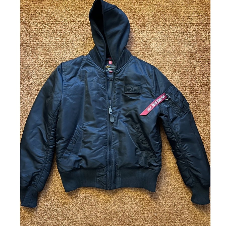 Bomberjacka alpha clearance industries