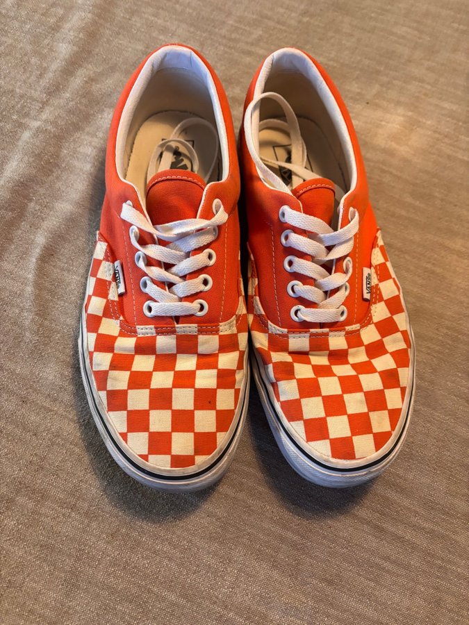 Se produkter som liknar Vans Sneakers, Orange, EUR 43 på Tradera - Main Image