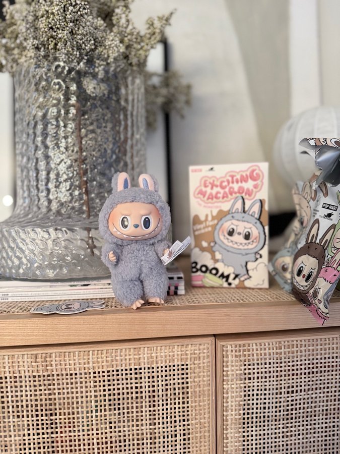 ラブブ　labubu macaron sea salt coconut Labubu The Monsters Exciting Macaron Vinyl Face Series Sea