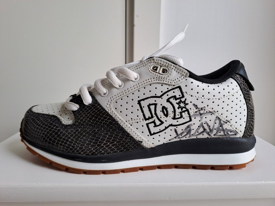 dc travis barker shoes