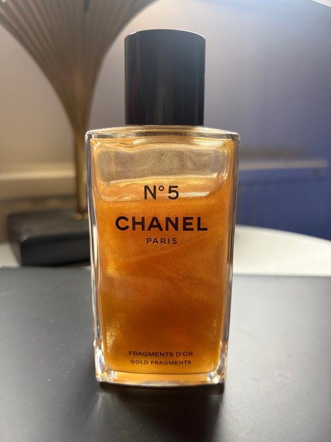 Chanel N°5 Fragments D'Or Sparkling Body Gel | Köp på Tradera