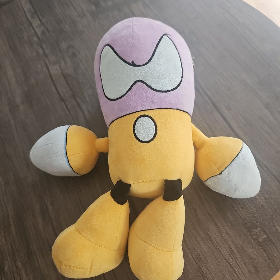 Se produkter som liknar StarCraft Carbot Zealot på Tradera