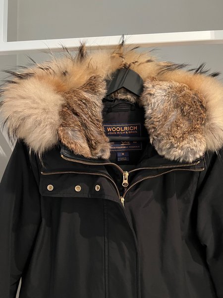 Woolrich valentine deals parka black