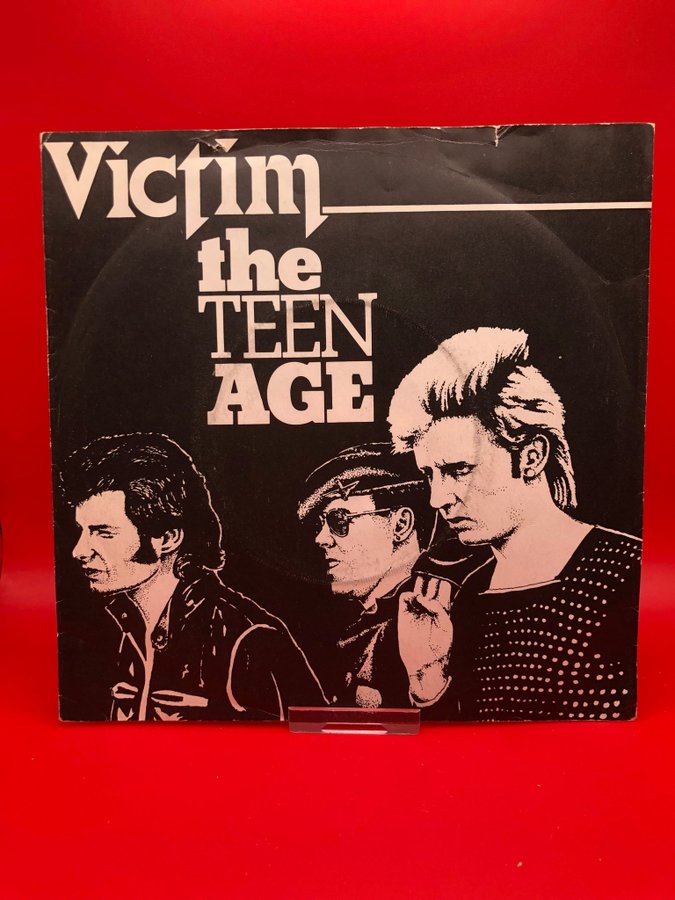 Victim - The Teen Ag.. | Köp från askers_charlottenberg på Tradera