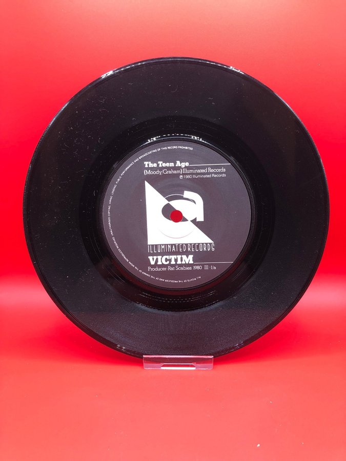 Victim - The Teen Ag.. | Köp från askers_charlottenberg på Tradera