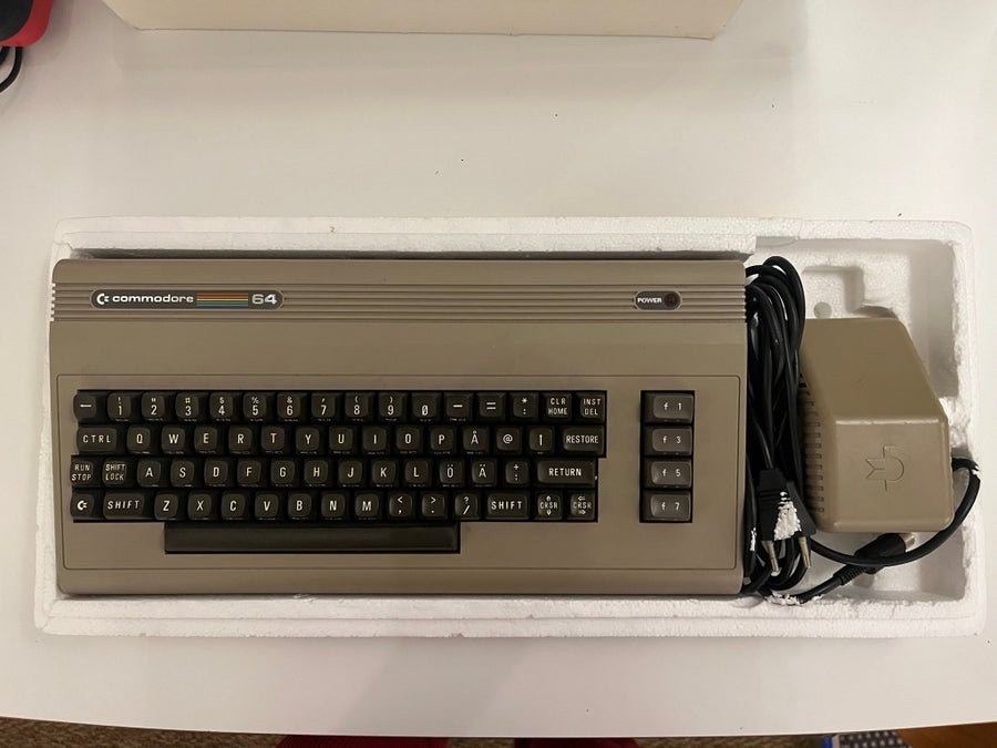 Commodore Computer Mit Modem Commodore 64 med diskettstation, modem och till.. | Köp på Tradera ...