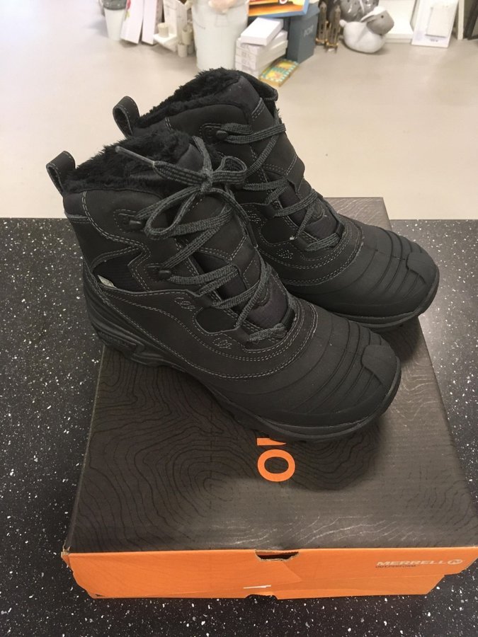 merrell snowbound