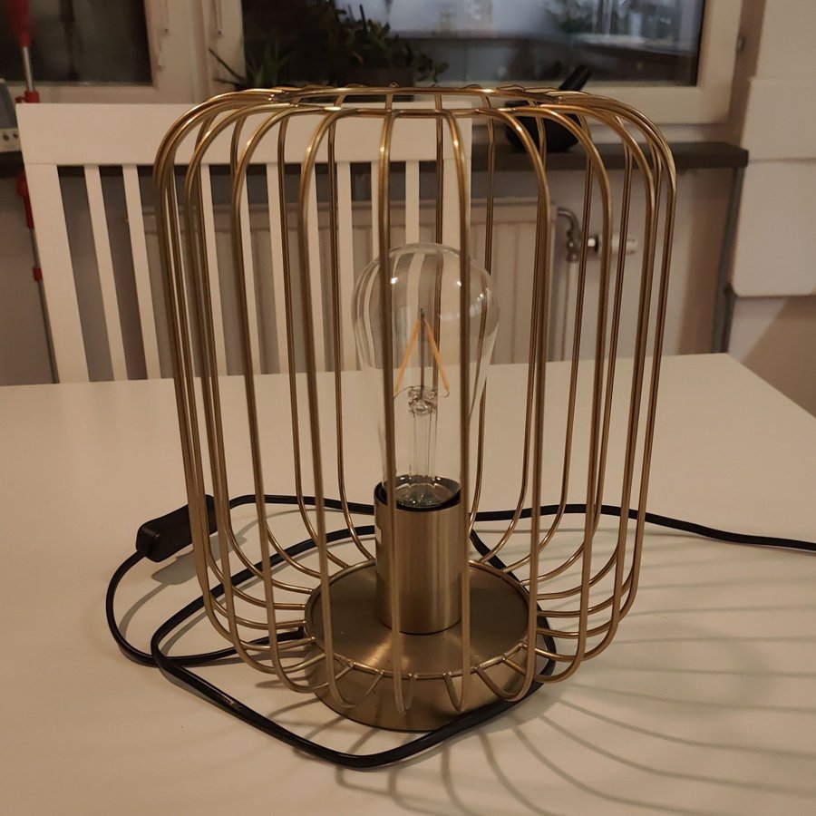 Flaggskepp lamp top