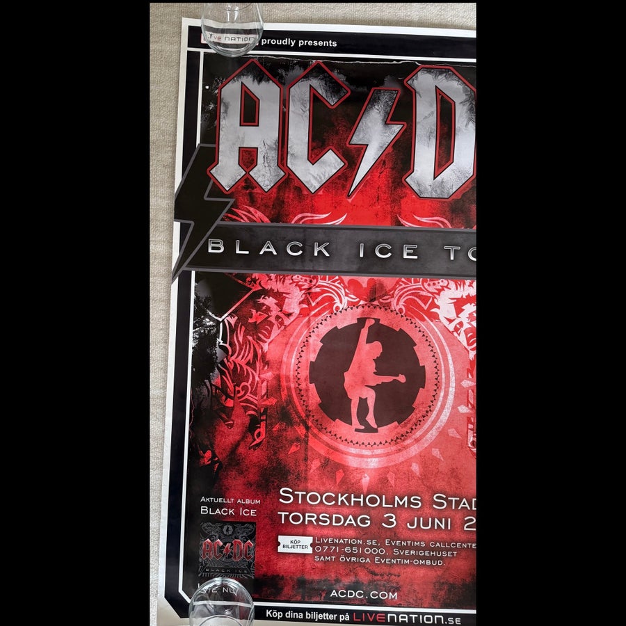 Se produkter som liknar AC/DC Black Ice Tour Affisch .. på Tradera