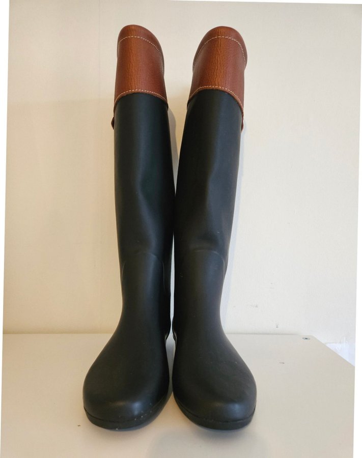 Black and brown rain boots deals