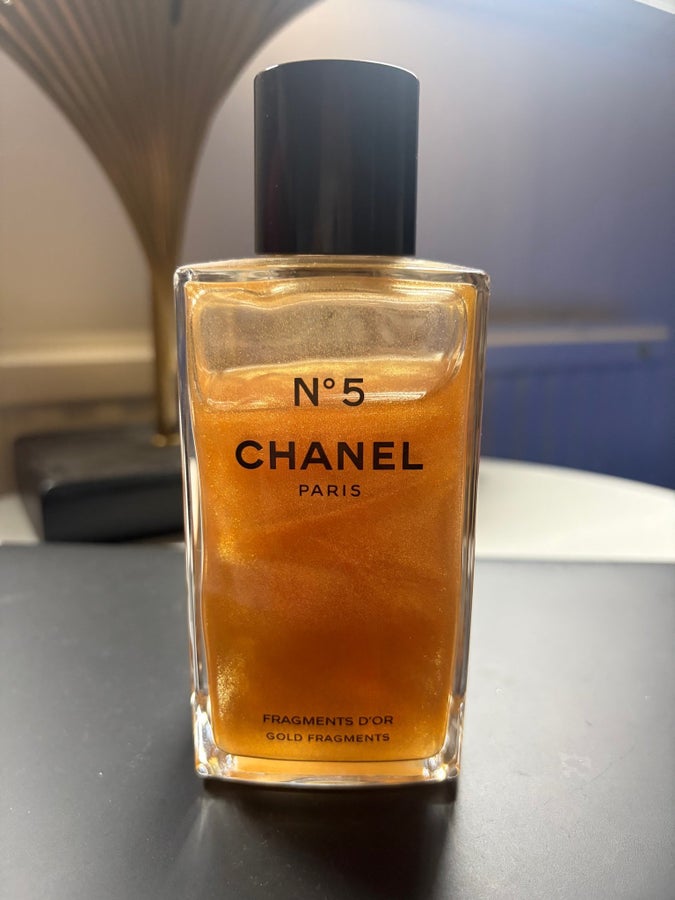 Chanel N°5 Fragments D'Or Sparkling Body Gel | Köp på Tradera