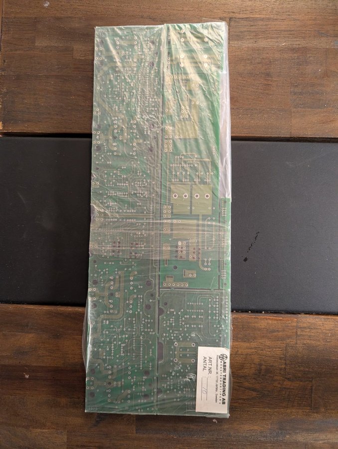 Kretskort Anvandning (ledande banor, isolerande material, komplexa kopplingar, kretskort avgörande, mängd olika, möjliggör komplexa) Kretskort Anvandning