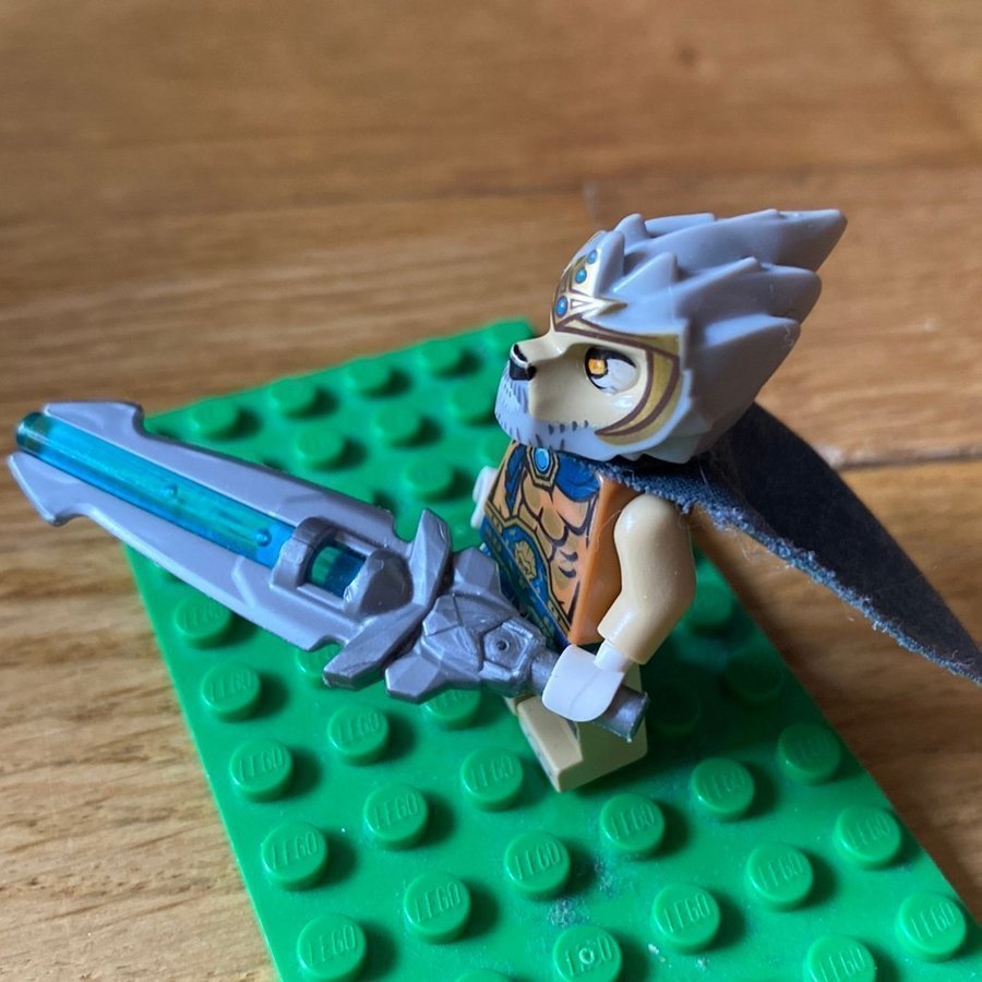 Lego Legends of Chima Lagravis med svärd Köp på Tradera (699119410)