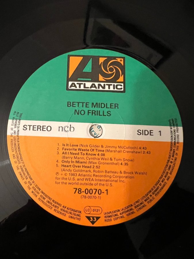 Bette Midler - No Frills - Vinyl LP | Köp på Tradera (708198403)