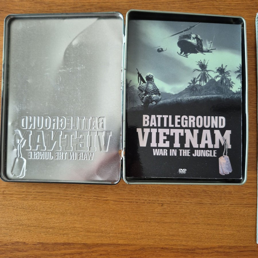 Se produkter som liknar DVD-box Battleground Vietnam på Tradera