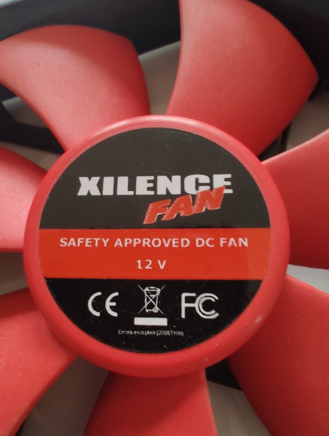 Xilence Fläkt 12V 120mm | Köp på Tradera (681617723)