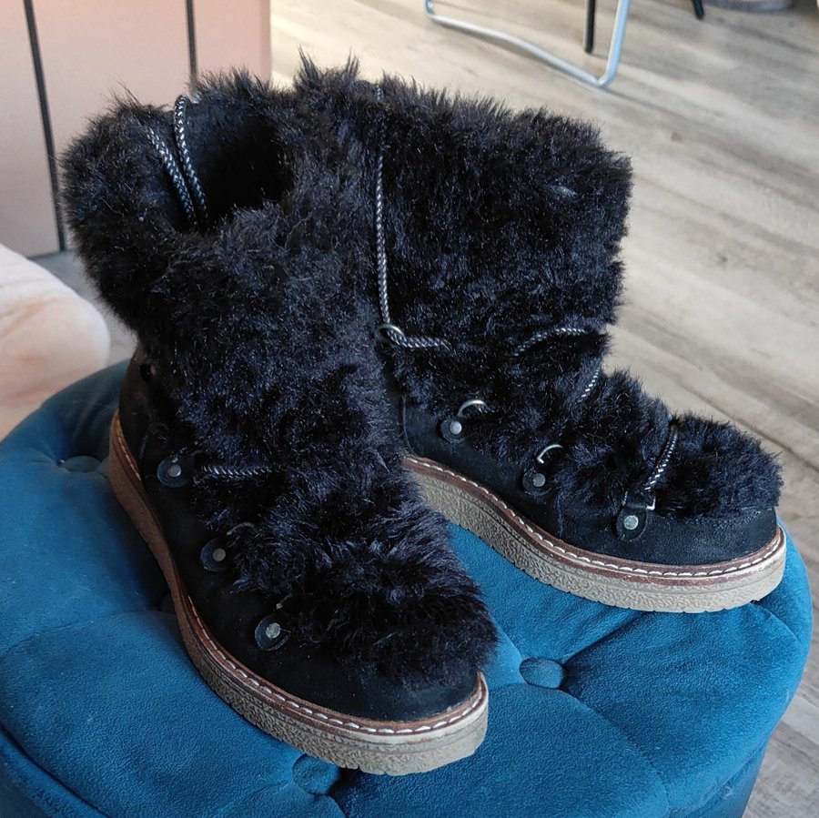 Zwarte veterboots met bont Graceland maat 39 Kopen op Tradera