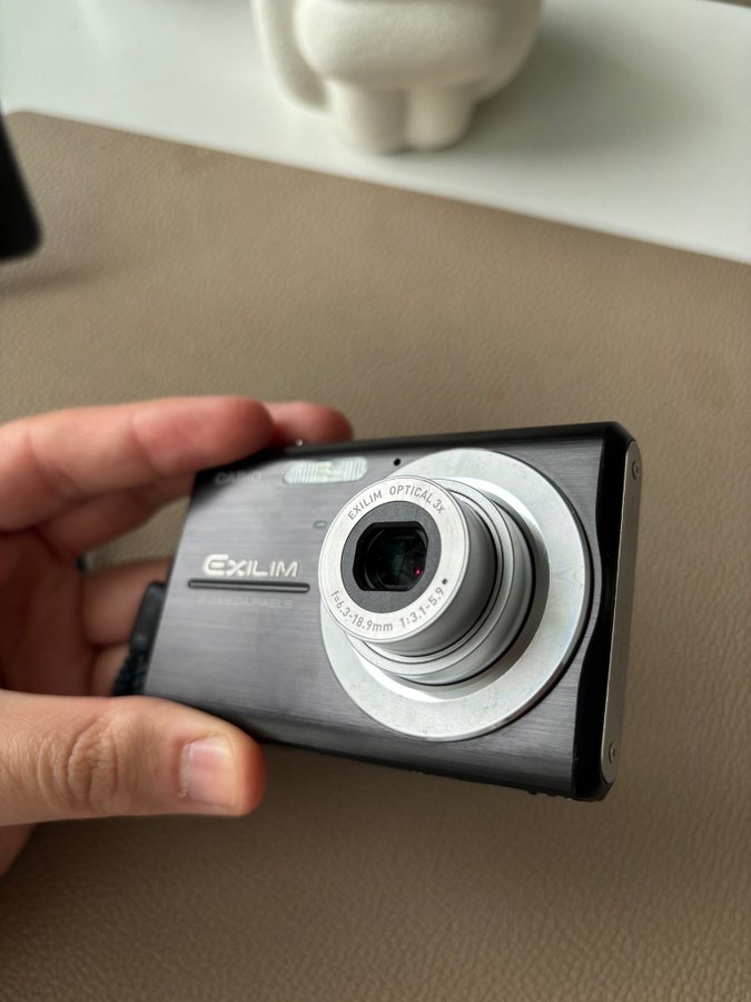 Appareil Photo Casio Exilim EX-Z2 – 12.1 MP – Compact Noir – Occasion