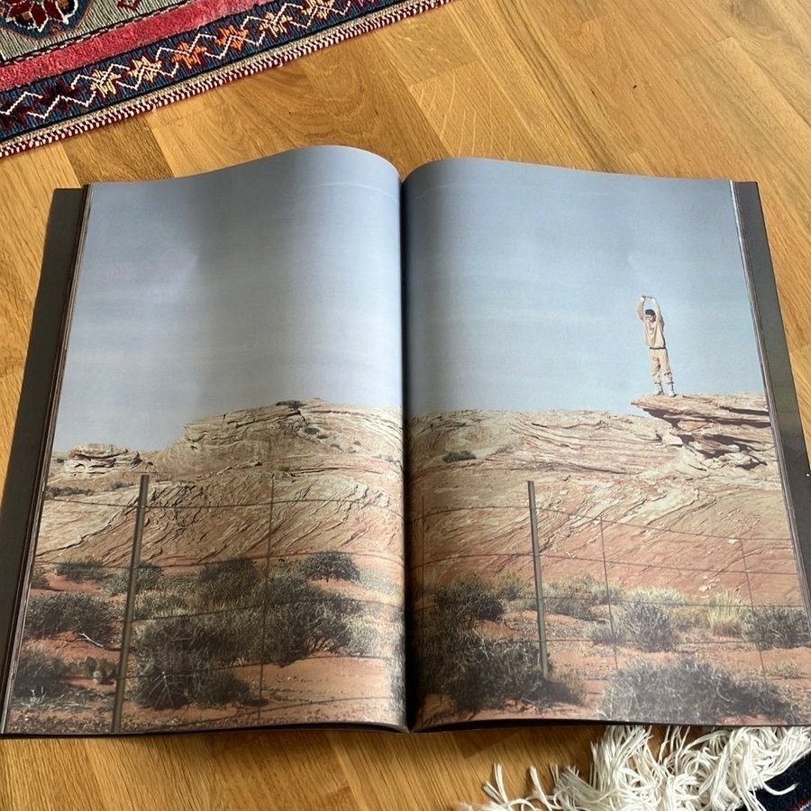 Yeezy season Zine 写真集　カタログ Kanye West Releases YEEZY Season 6 Zine | Hypebae