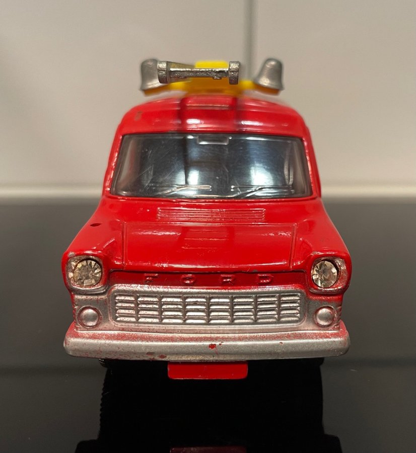 Se produkter som liknar Dinky Toys Ford Transit Van F.. på Tradera