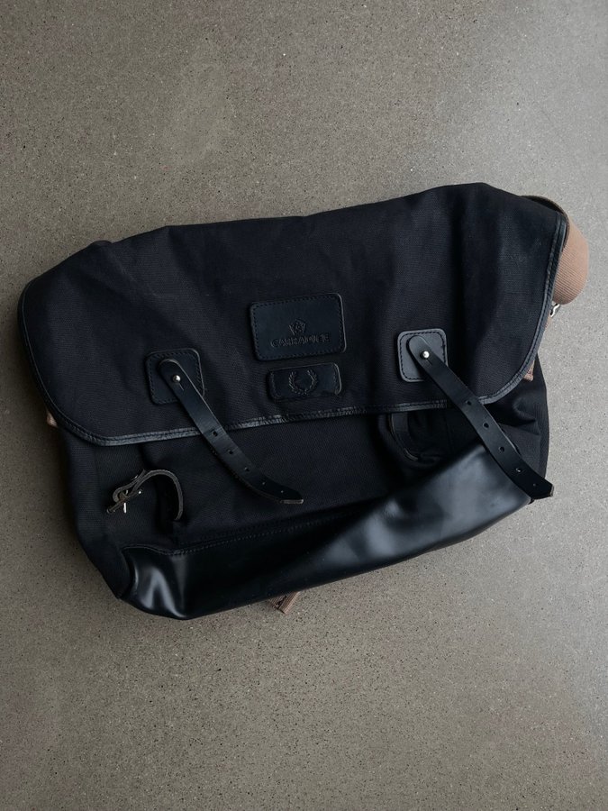 美品 FRED PERRY × CARRADICE kelbrook バッグ 美品 FRED PERRY × CARRADICE kelbrook バッグ - メルカリ