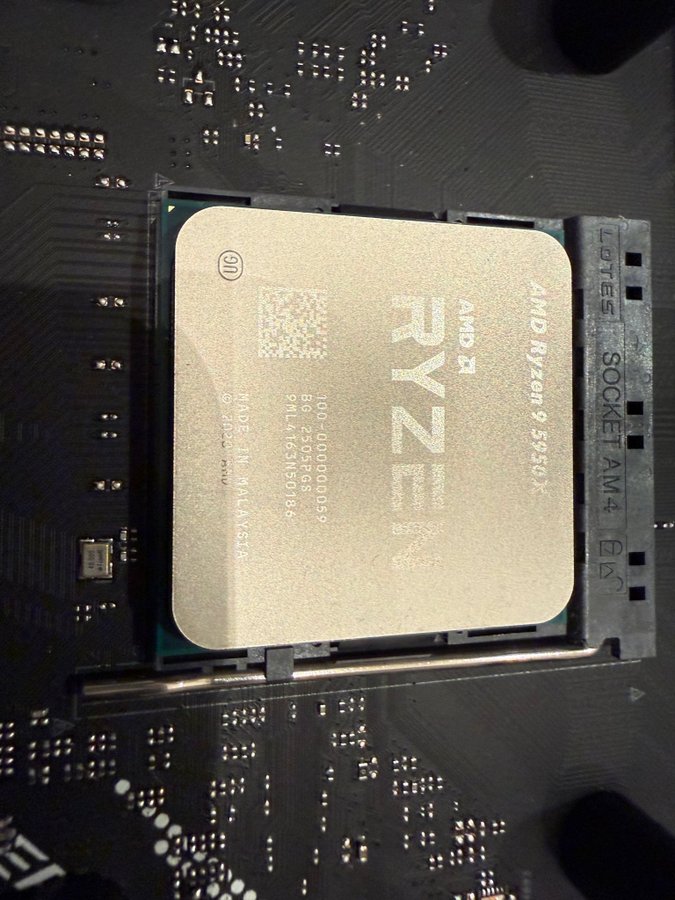 AMD Ryzen 5950X CPU och ASUS ROG STRIX Köp på Tradera