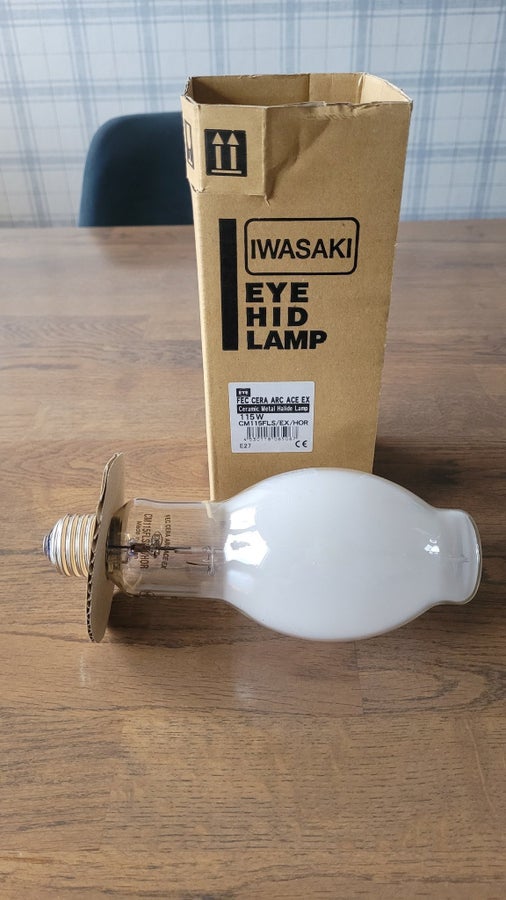 Iwasaki Ceramic metal halide lamp 115w | Köp på Tradera (735732073)