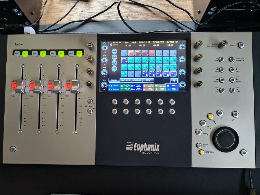 Avid artist Control(Mc Control)最終値下げ Avid Artist Control ⋆ CUE Sale