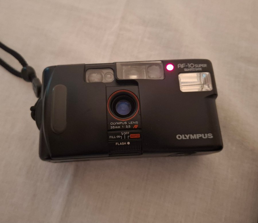 Olympus AF-10 Super Quartz Date Analog Kamera | Köp på Tradera
