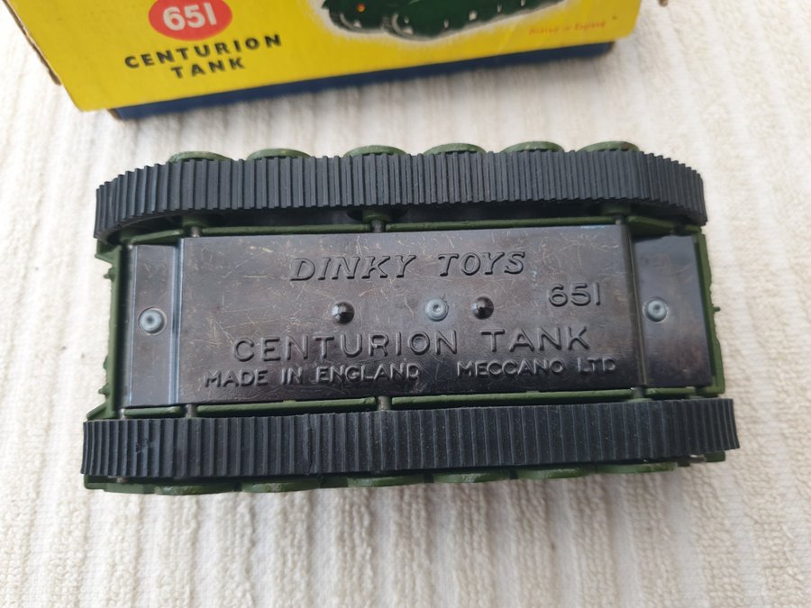Dinky Toys - 1:43 - Transport de char n660 + centurion n651